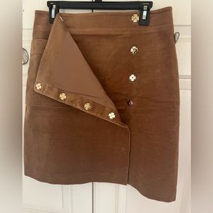 Banana Republic camel colored corduroy wrap skirt w/gold snap button clo…